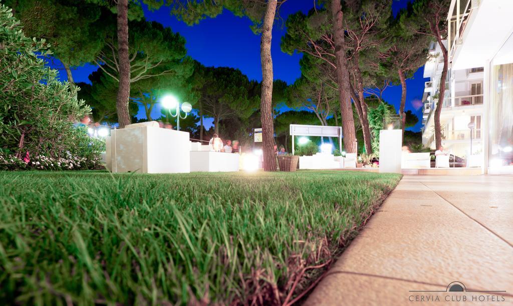 Hotel Kent Milano Marittima Exterior photo